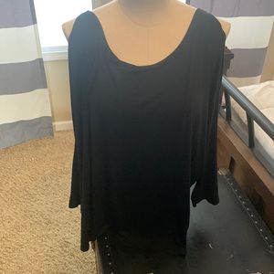 Cut out half sleeves. Very comfy and cute!!